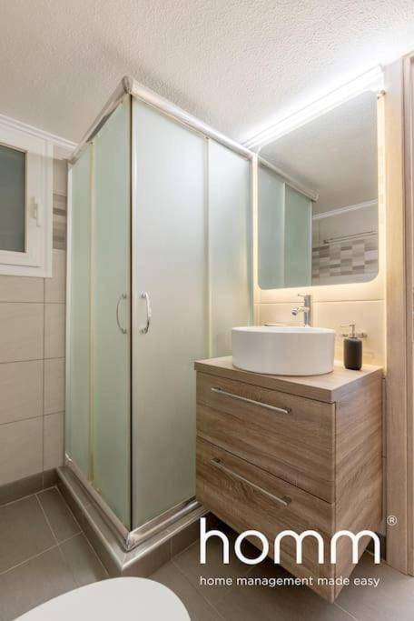 Cute Homm 2Bdr Apartment In P Faliro Thiseos Str アテネ エクステリア 写真